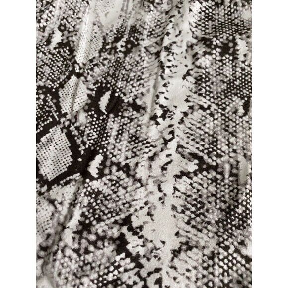 Fashion Nova Snake Skin Print Skirt Short Mini Stretch Women’s Sz S - Picture 6 of 7